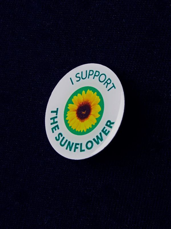 Sunflower Supporter Circular pins (White)
