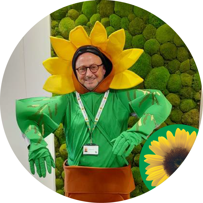 Man dressed as Sunflower